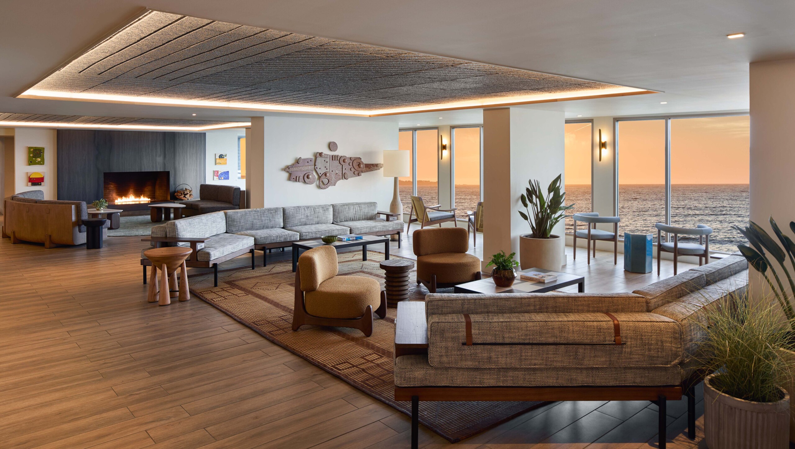 TRP_MRYMB_Lobby_Overall_Fireplace_crop